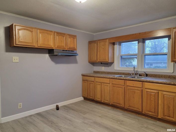 904 LINDEN Street, Carbondale, Illinois 62901, 3 Bedrooms Bedrooms, 0 ,1 BathroomBathrooms,Residential,For Sale,LINDEN,0,RMAEB460720