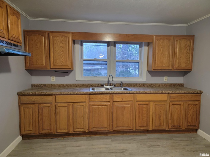 904 LINDEN Street, Carbondale, Illinois 62901, 3 Bedrooms Bedrooms, 0 ,1 BathroomBathrooms,Residential,For Sale,LINDEN,0,RMAEB460720