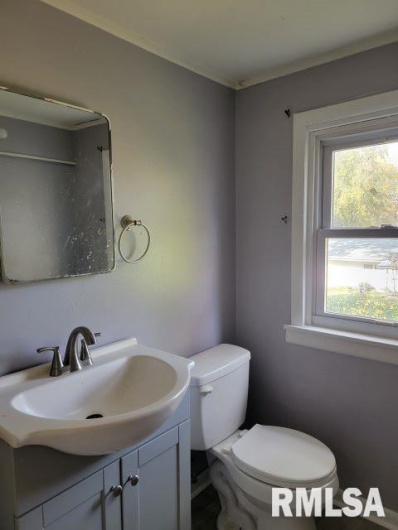 904 LINDEN Street, Carbondale, Illinois 62901, 3 Bedrooms Bedrooms, 0 ,1 BathroomBathrooms,Residential,For Sale,LINDEN,0,RMAEB460720