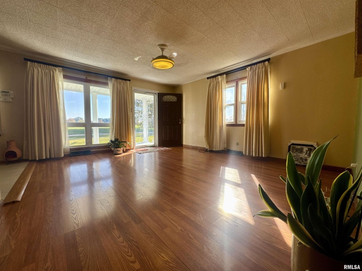 305 RAILROAD Street, Tamms, Illinois 62988, 4 Bedrooms Bedrooms, 0 ,1 BathroomBathrooms,Residential,For Sale,RAILROAD,0,RMAEB460721