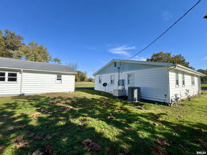 305 RAILROAD Street, Tamms, Illinois 62988, 4 Bedrooms Bedrooms, 0 ,1 BathroomBathrooms,Residential,For Sale,RAILROAD,0,RMAEB460721