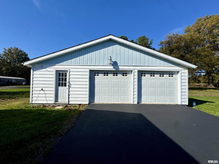 305 RAILROAD Street, Tamms, Illinois 62988, 4 Bedrooms Bedrooms, 0 ,1 BathroomBathrooms,Residential,For Sale,RAILROAD,0,RMAEB460721