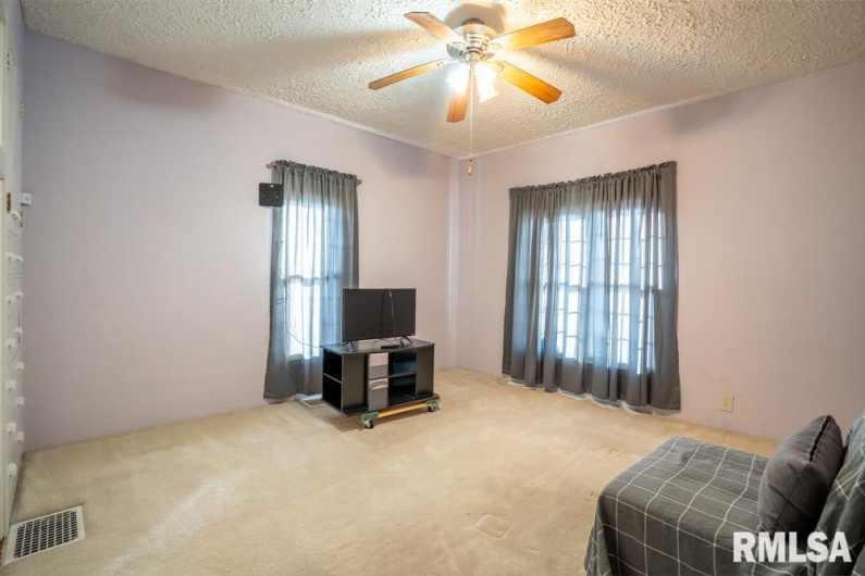 512 16TH Street, Herrin, Illinois 62948, 2 Bedrooms Bedrooms, 0 ,1 BathroomBathrooms,Residential,For Sale,16TH,0,RMAQC4269962