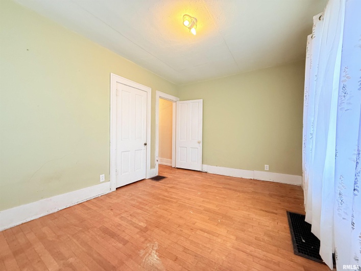 1708 Yew Street, Harrisburg, Illinois 62946, 2 Bedrooms Bedrooms, 0 ,1 BathroomBathrooms,Residential,For Sale,Yew,0,RMAEB460724