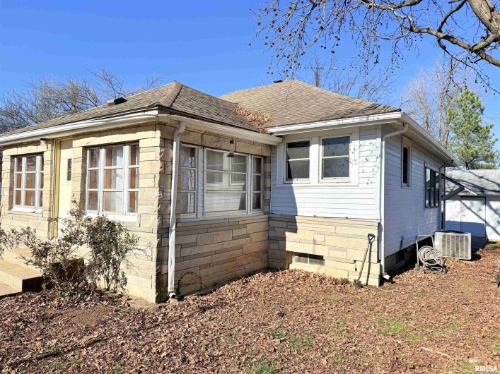 1708 Yew Street, Harrisburg, Illinois 62946, 2 Bedrooms Bedrooms, 0 ,1 BathroomBathrooms,Residential,For Sale,Yew,0,RMAEB460724