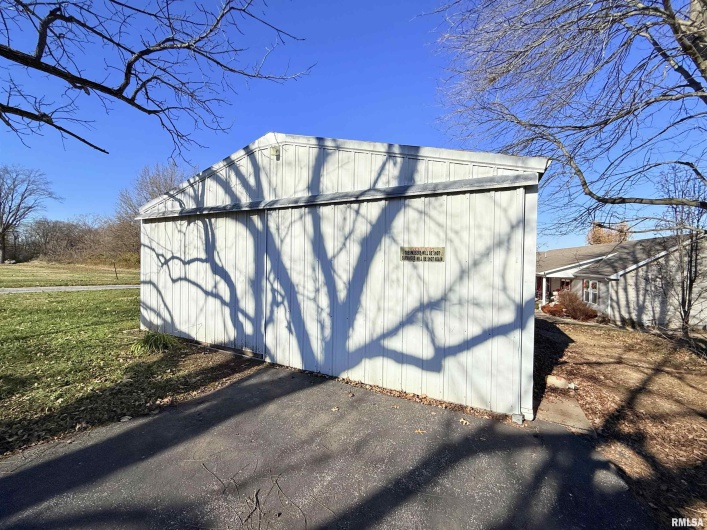 1708 Yew Street, Harrisburg, Illinois 62946, 2 Bedrooms Bedrooms, 0 ,1 BathroomBathrooms,Residential,For Sale,Yew,0,RMAEB460724