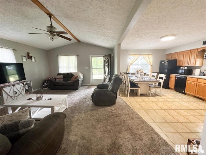 900 4TH Street, Johnston City, Illinois 62951, 2 Bedrooms Bedrooms, 0 ,2 BathroomsBathrooms,Residential,For Sale,4TH,0,RMAEB460728