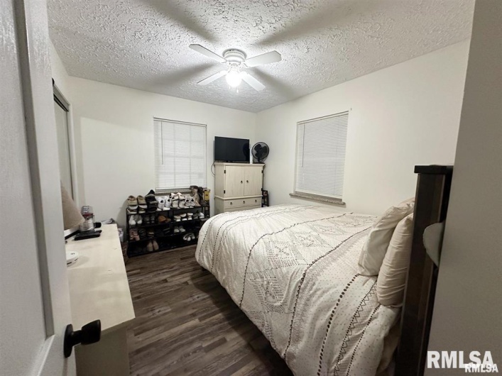 900 4TH Street, Johnston City, Illinois 62951, 2 Bedrooms Bedrooms, 0 ,2 BathroomsBathrooms,Residential,For Sale,4TH,0,RMAEB460728