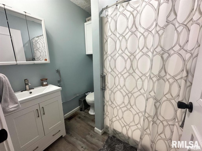 900 4TH Street, Johnston City, Illinois 62951, 2 Bedrooms Bedrooms, 0 ,2 BathroomsBathrooms,Residential,For Sale,4TH,0,RMAEB460728