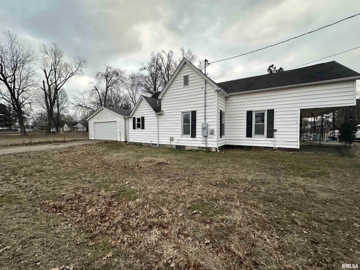 700 23RD Street, Herrin, Illinois 62948, 2 Bedrooms Bedrooms, 0 ,1 BathroomBathrooms,Residential,For Sale,23RD,0,RMAEB460729