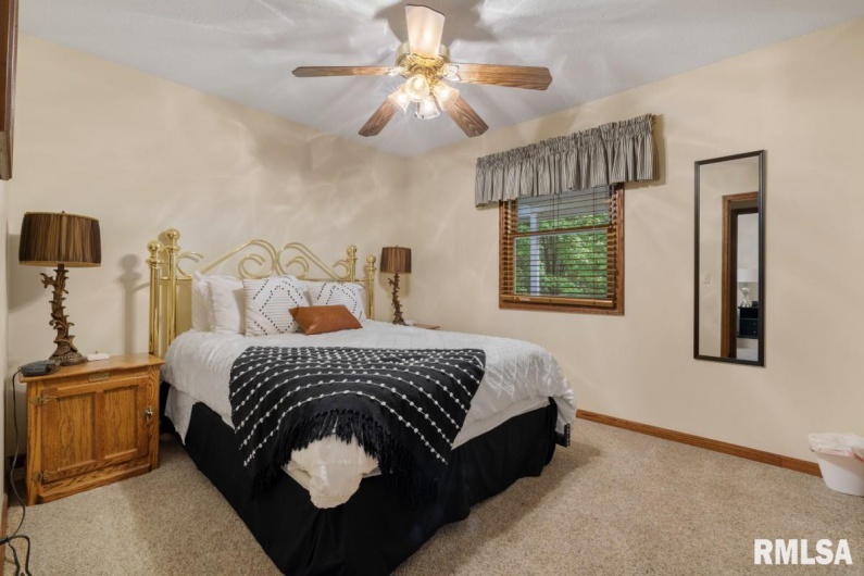 26 PERKINS Lane, Golconda, Illinois 62938, 3 Bedrooms Bedrooms, 0 ,2 BathroomsBathrooms,Residential,For Sale,PERKINS,0,RMACA1040904