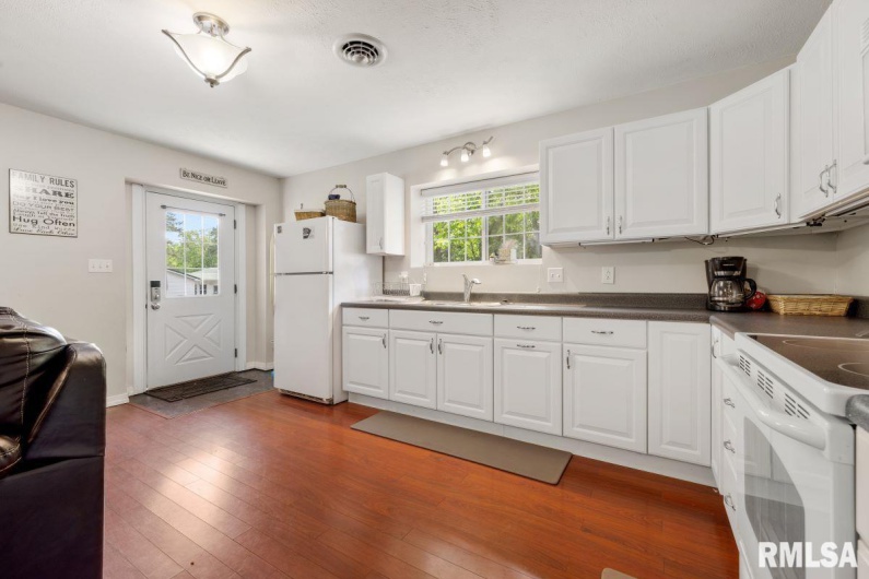 28 PERKINS Lane, Golconda, Illinois 62938, 3 Bedrooms Bedrooms, 0 ,1 BathroomBathrooms,Residential,For Sale,PERKINS,0,RMACA1040906