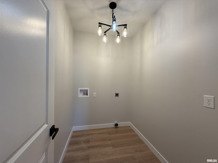 333 Hanseman Street, Carbondale, Illinois 62901, 3 Bedrooms Bedrooms, 0 ,2 BathroomsBathrooms,Residential,For Sale,Hanseman,0,RMAEB460735