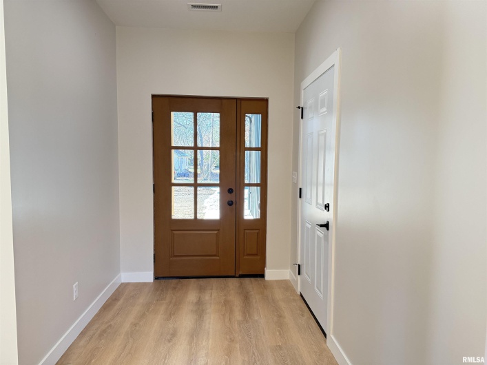 333 Hanseman Street, Carbondale, Illinois 62901, 3 Bedrooms Bedrooms, 0 ,2 BathroomsBathrooms,Residential,For Sale,Hanseman,0,RMAEB460735