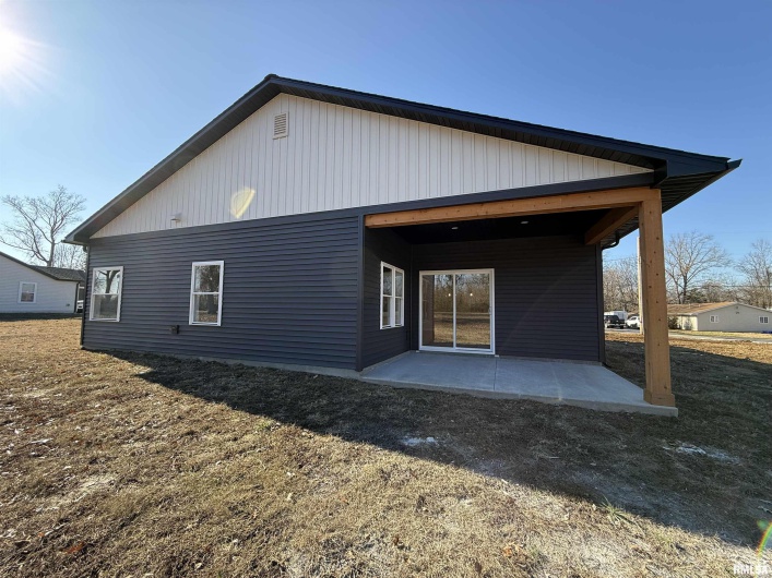 333 Hanseman Street, Carbondale, Illinois 62901, 3 Bedrooms Bedrooms, 0 ,2 BathroomsBathrooms,Residential,For Sale,Hanseman,0,RMAEB460735