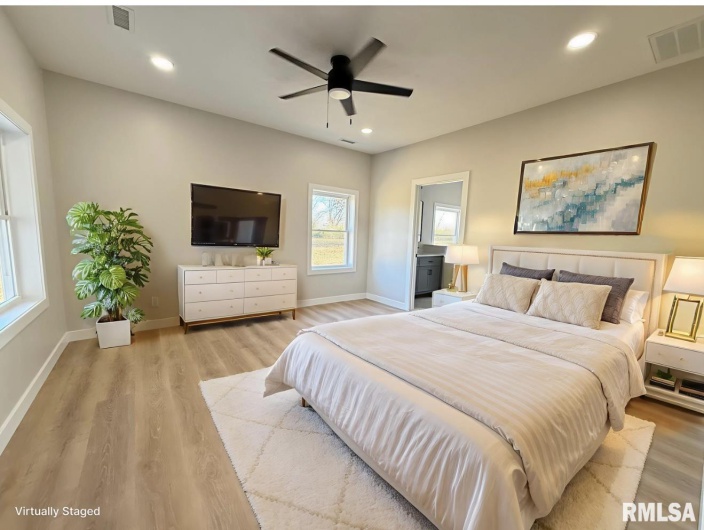 333 Hanseman Street, Carbondale, Illinois 62901, 3 Bedrooms Bedrooms, 0 ,2 BathroomsBathrooms,Residential,For Sale,Hanseman,0,RMAEB460735