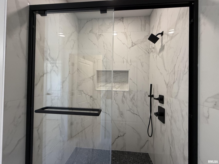 333 Hanseman Street, Carbondale, Illinois 62901, 3 Bedrooms Bedrooms, 0 ,2 BathroomsBathrooms,Residential,For Sale,Hanseman,0,RMAEB460735