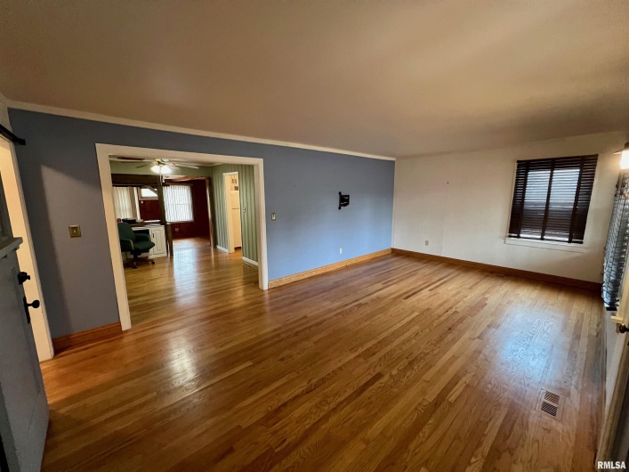 1508 WALNUT Street, Carbondale, Illinois 62902, 3 Bedrooms Bedrooms, 0 ,1 BathroomBathrooms,Residential,For Sale,WALNUT,0,RMAEB460740