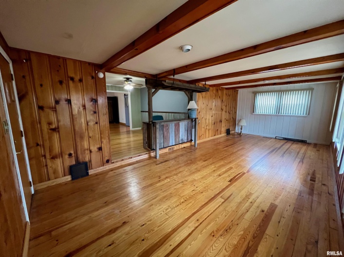 1508 WALNUT Street, Carbondale, Illinois 62902, 3 Bedrooms Bedrooms, 0 ,1 BathroomBathrooms,Residential,For Sale,WALNUT,0,RMAEB460740