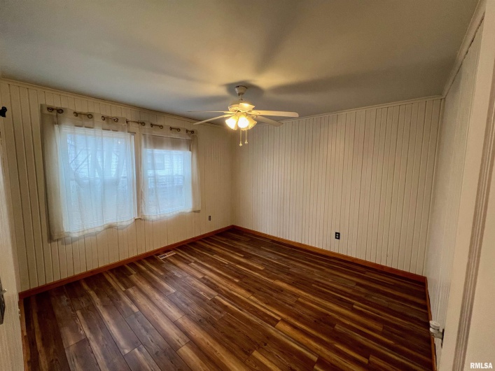 1508 WALNUT Street, Carbondale, Illinois 62902, 3 Bedrooms Bedrooms, 0 ,1 BathroomBathrooms,Residential,For Sale,WALNUT,0,RMAEB460740