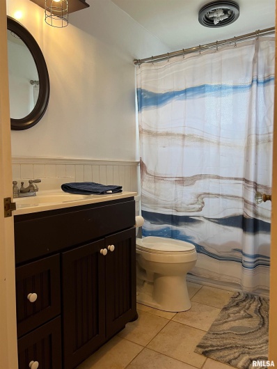 1508 WALNUT Street, Carbondale, Illinois 62902, 3 Bedrooms Bedrooms, 0 ,1 BathroomBathrooms,Residential,For Sale,WALNUT,0,RMAEB460740