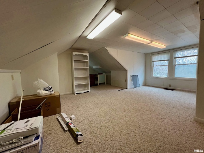 1508 WALNUT Street, Carbondale, Illinois 62902, 3 Bedrooms Bedrooms, 0 ,1 BathroomBathrooms,Residential,For Sale,WALNUT,0,RMAEB460740