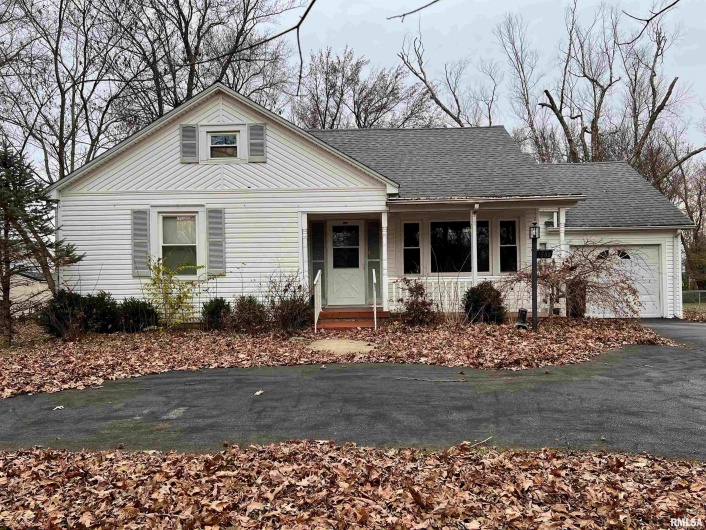 1508 WALNUT Street, Carbondale, Illinois 62902, 3 Bedrooms Bedrooms, 0 ,1 BathroomBathrooms,Residential,For Sale,WALNUT,0,RMAEB460740