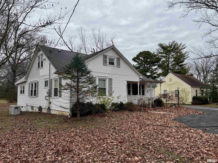 1508 WALNUT Street, Carbondale, Illinois 62902, 3 Bedrooms Bedrooms, 0 ,1 BathroomBathrooms,Residential,For Sale,WALNUT,0,RMAEB460740