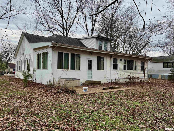 1508 WALNUT Street, Carbondale, Illinois 62902, 3 Bedrooms Bedrooms, 0 ,1 BathroomBathrooms,Residential,For Sale,WALNUT,0,RMAEB460740