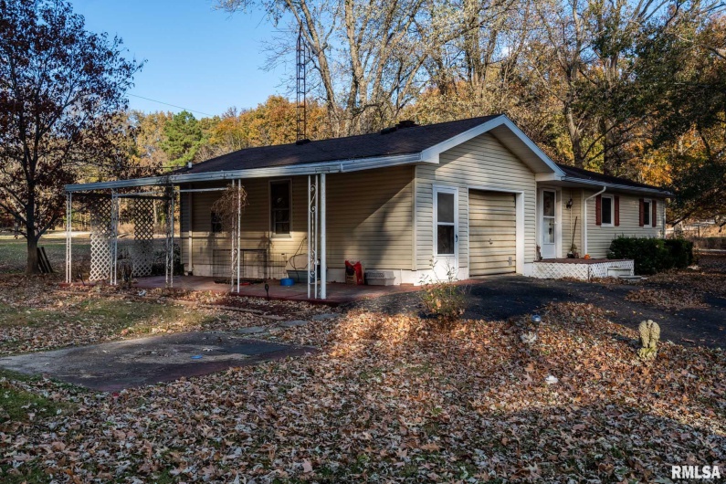 395 Hankins Road, Harrisburg, Illinois 62946, 2 Bedrooms Bedrooms, 0 ,2 BathroomsBathrooms,Residential,For Sale,Hankins,0,RMAQC4269610