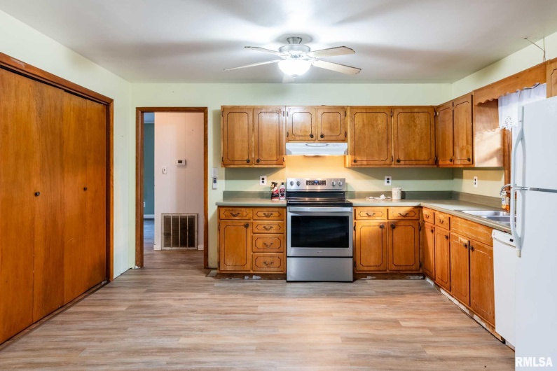 395 Hankins Road, Harrisburg, Illinois 62946, 2 Bedrooms Bedrooms, 0 ,2 BathroomsBathrooms,Residential,For Sale,Hankins,0,RMAQC4269610