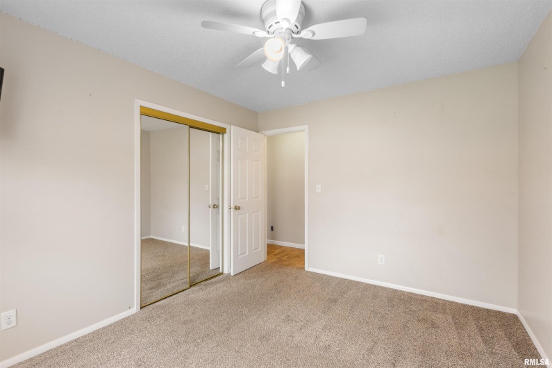 1008 OAKWOOD Lane, Marion, Illinois 62959, 3 Bedrooms Bedrooms, 0 ,2 BathroomsBathrooms,Residential,For Sale,OAKWOOD,0,RMAEB460607