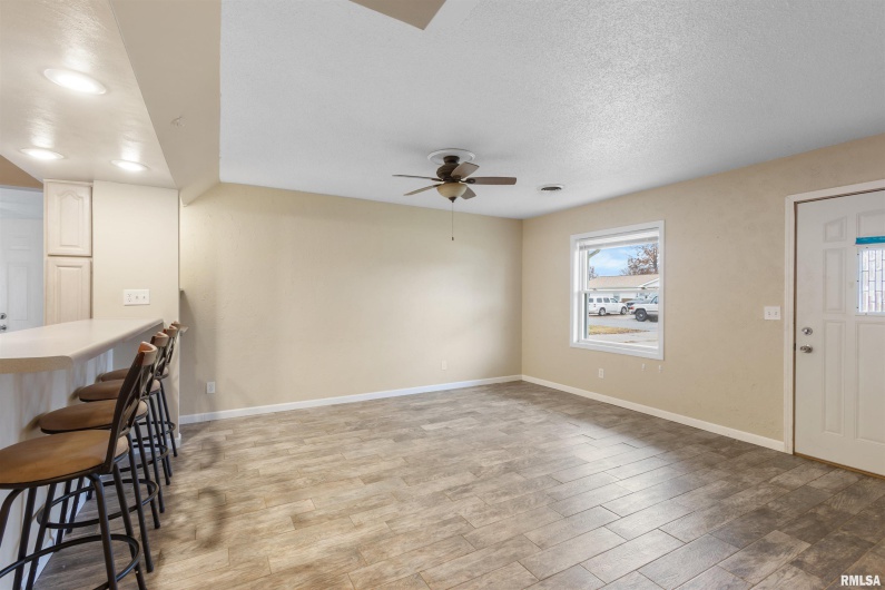 1008 OAKWOOD Lane, Marion, Illinois 62959, 3 Bedrooms Bedrooms, 0 ,2 BathroomsBathrooms,Residential,For Sale,OAKWOOD,0,RMAEB460607