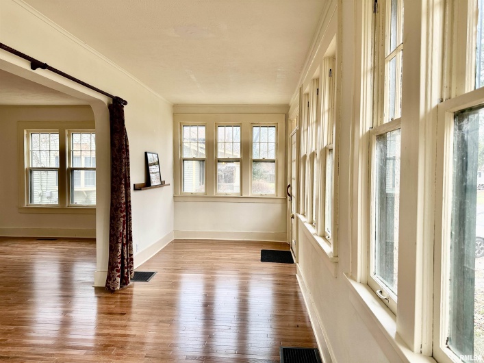 702 CHERRY Street, Carbondale, Illinois 62901, 3 Bedrooms Bedrooms, 0 ,2 BathroomsBathrooms,Residential,For Sale,CHERRY,0,RMAEB460747