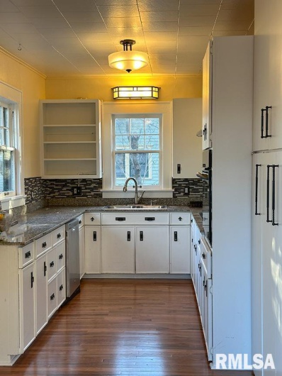 702 CHERRY Street, Carbondale, Illinois 62901, 3 Bedrooms Bedrooms, 0 ,2 BathroomsBathrooms,Residential,For Sale,CHERRY,0,RMAEB460747