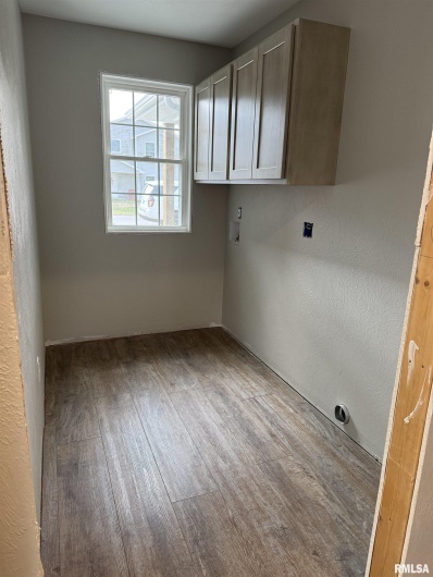 102 TOWNHOUSE Drive, Cambria, Illinois 62915, 3 Bedrooms Bedrooms, 0 ,2 BathroomsBathrooms,Residential,For Sale,TOWNHOUSE,0,RMAEB460745