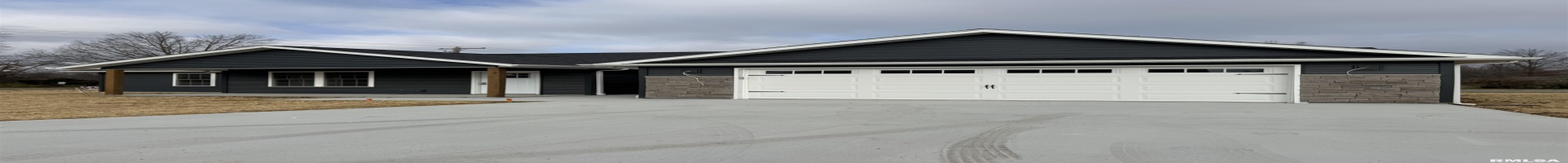 102 TOWNHOUSE Drive, Cambria, Illinois 62915, 3 Bedrooms Bedrooms, 0 ,2 BathroomsBathrooms,Residential,For Sale,TOWNHOUSE,0,RMAEB460745