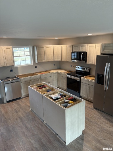 102 TOWNHOUSE Drive, Cambria, Illinois 62915, 3 Bedrooms Bedrooms, 0 ,2 BathroomsBathrooms,Residential,For Sale,TOWNHOUSE,0,RMAEB460745