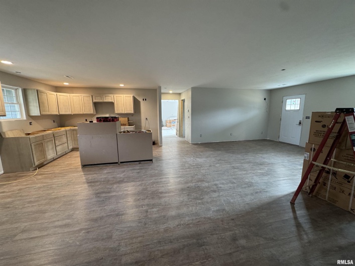 102 TOWNHOUSE Drive, Cambria, Illinois 62915, 3 Bedrooms Bedrooms, 0 ,2 BathroomsBathrooms,Residential,For Sale,TOWNHOUSE,0,RMAEB460745