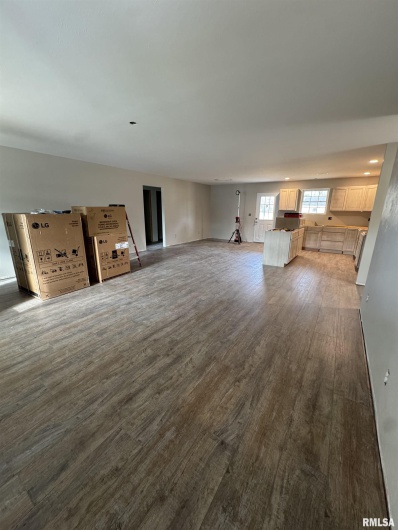 102 TOWNHOUSE Drive, Cambria, Illinois 62915, 3 Bedrooms Bedrooms, 0 ,2 BathroomsBathrooms,Residential,For Sale,TOWNHOUSE,0,RMAEB460745