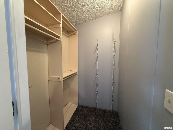 193 OAK VALLEY Drive, Carbondale, Illinois 62901, 2 Bedrooms Bedrooms, 0 ,2 BathroomsBathrooms,Manufactured In Park,For Sale,OAK VALLEY,0,RMAEB460746