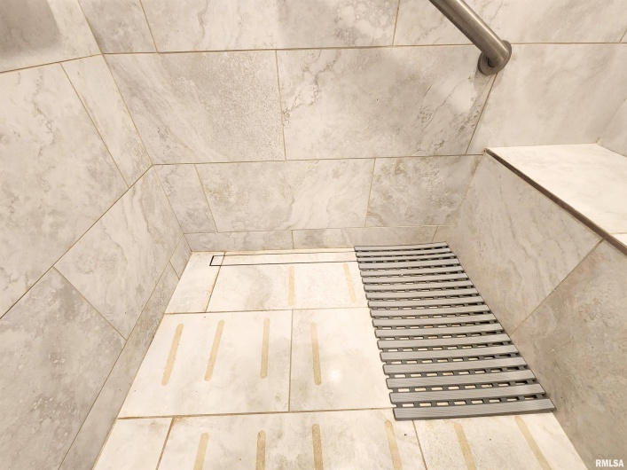 355 CHESTNUT Street, Alto Pass, Illinois 62905, 3 Bedrooms Bedrooms, 0 ,2 BathroomsBathrooms,Residential,For Sale,CHESTNUT,0,RMAEB460472