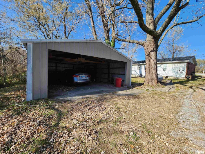 355 CHESTNUT Street, Alto Pass, Illinois 62905, 3 Bedrooms Bedrooms, 0 ,2 BathroomsBathrooms,Residential,For Sale,CHESTNUT,0,RMAEB460472