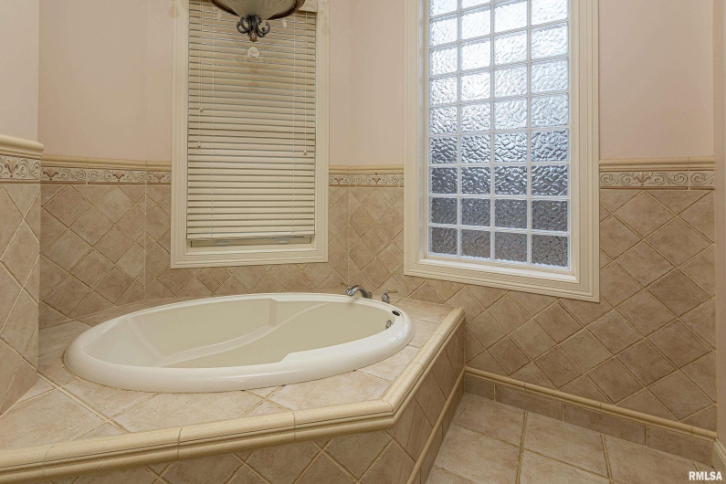 3115 Striegel Road, Carbondale, Illinois 62901, 4 Bedrooms Bedrooms, 0 ,3 BathroomsBathrooms,Residential Lease,For Sale,Striegel,0,RMAEB460748