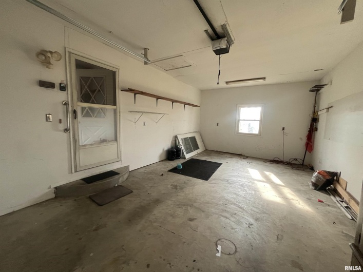 314 8TH Street, Metropolis, Illinois 62960, 4 Bedrooms Bedrooms, 0 ,2 BathroomsBathrooms,Residential,For Sale,8TH,0,RMAEB460750