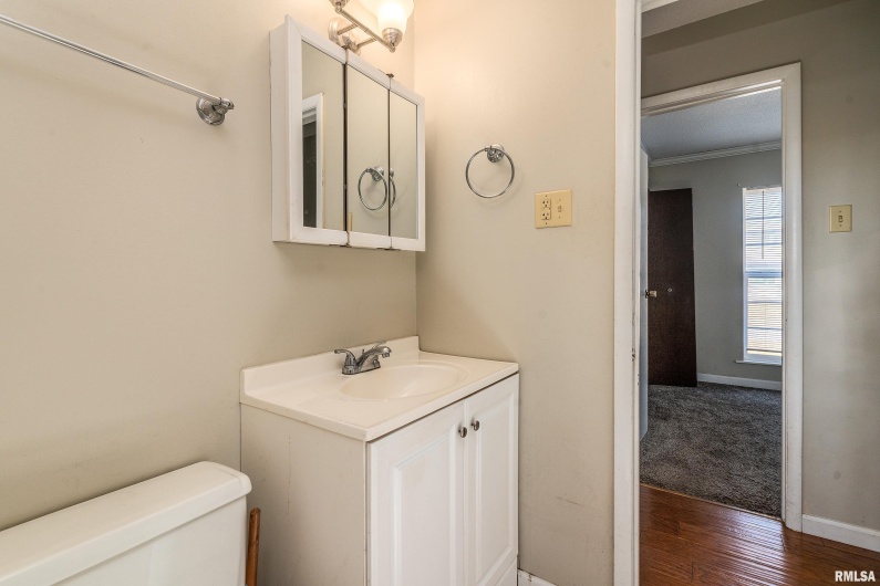 407 ILLINOIS Avenue, Carterville, Illinois 62918, 2 Bedrooms Bedrooms, 0 ,1 BathroomBathrooms,Residential,For Sale,ILLINOIS,0,RMAEB460752