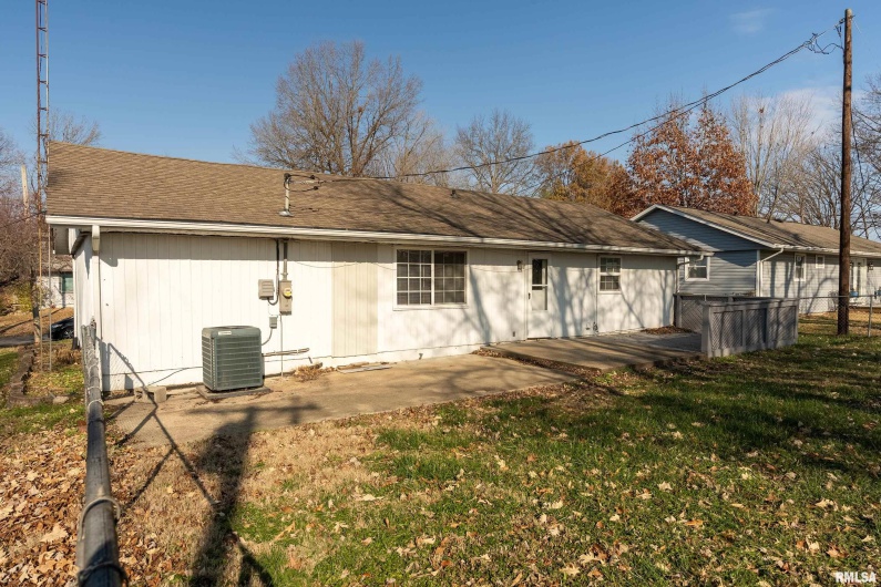 407 ILLINOIS Avenue, Carterville, Illinois 62918, 2 Bedrooms Bedrooms, 0 ,1 BathroomBathrooms,Residential,For Sale,ILLINOIS,0,RMAEB460752