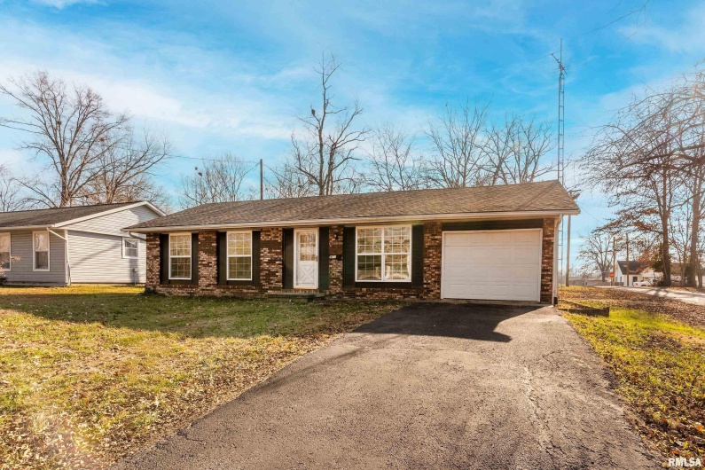 407 ILLINOIS Avenue, Carterville, Illinois 62918, 2 Bedrooms Bedrooms, 0 ,1 BathroomBathrooms,Residential,For Sale,ILLINOIS,0,RMAEB460752