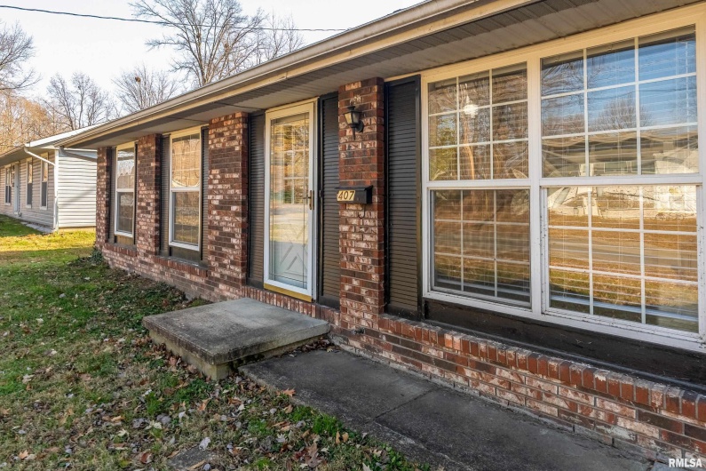 407 ILLINOIS Avenue, Carterville, Illinois 62918, 2 Bedrooms Bedrooms, 0 ,1 BathroomBathrooms,Residential,For Sale,ILLINOIS,0,RMAEB460752