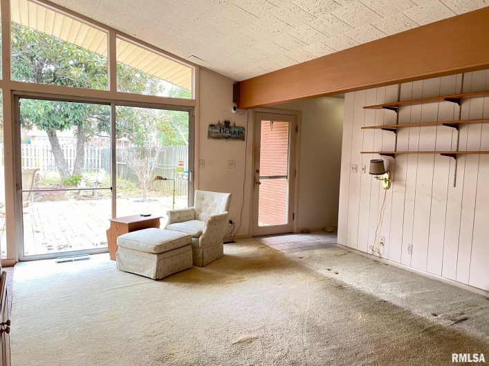 7 PINEWOOD Drive, Carbondale, Illinois 62901, 4 Bedrooms Bedrooms, 0 ,2 BathroomsBathrooms,Residential,For Sale,PINEWOOD,0,RMAEB460753